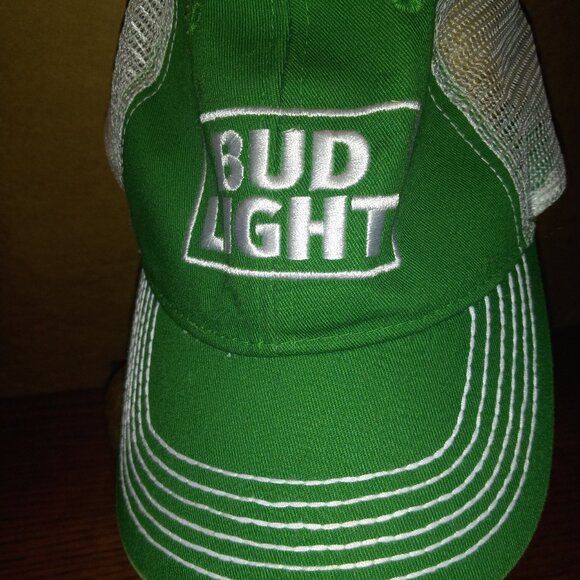 Bud Light Beer Saint Patrick’s Day Irish Green Hat Shamrock Adjustable Mesh Cap - Picture 3 of 7